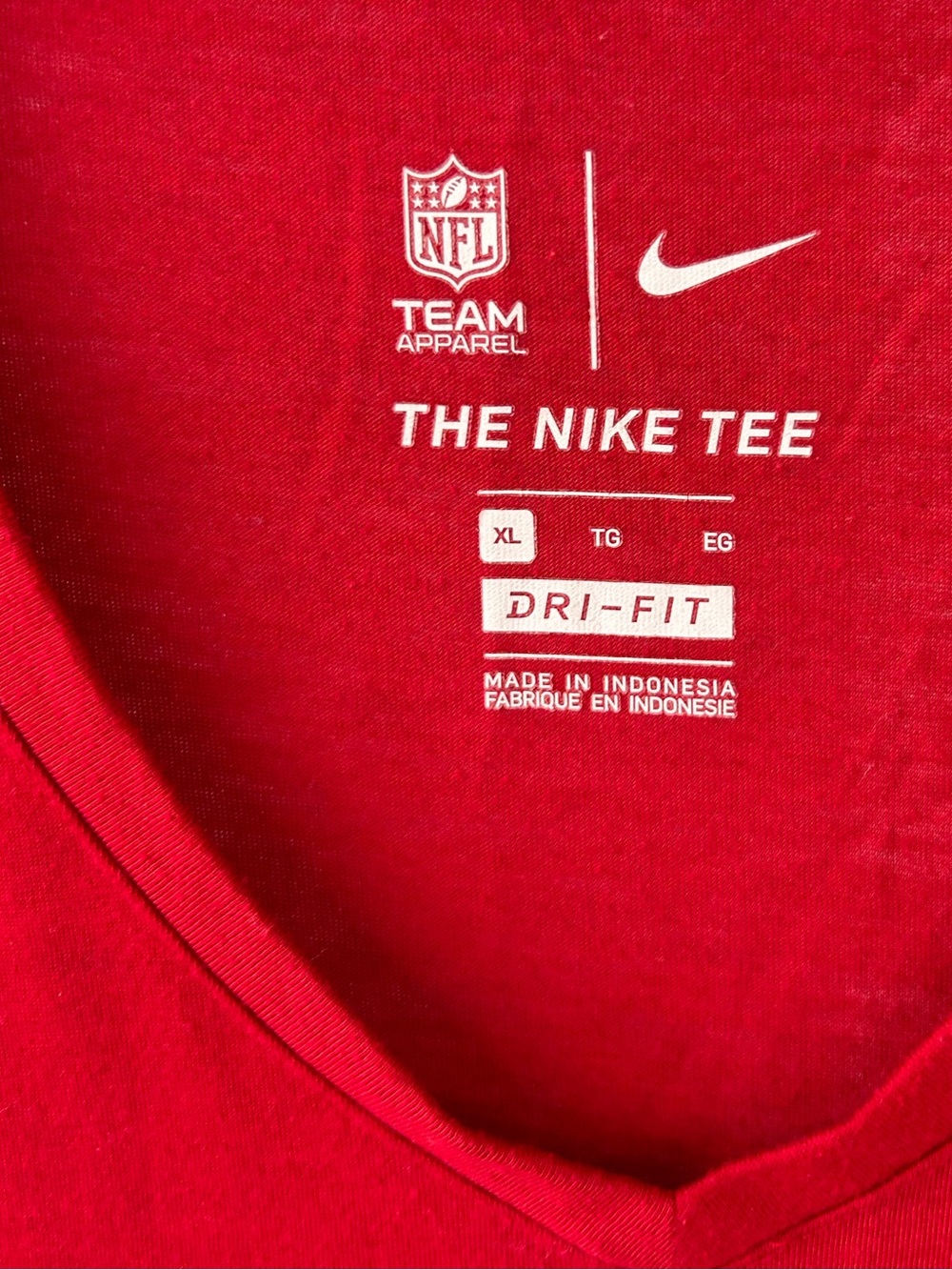 Women’s Nike Tee NFL Atlanta Falcons V-neck Stretchy Pull Over Top Size XL - Picture 3 of 4